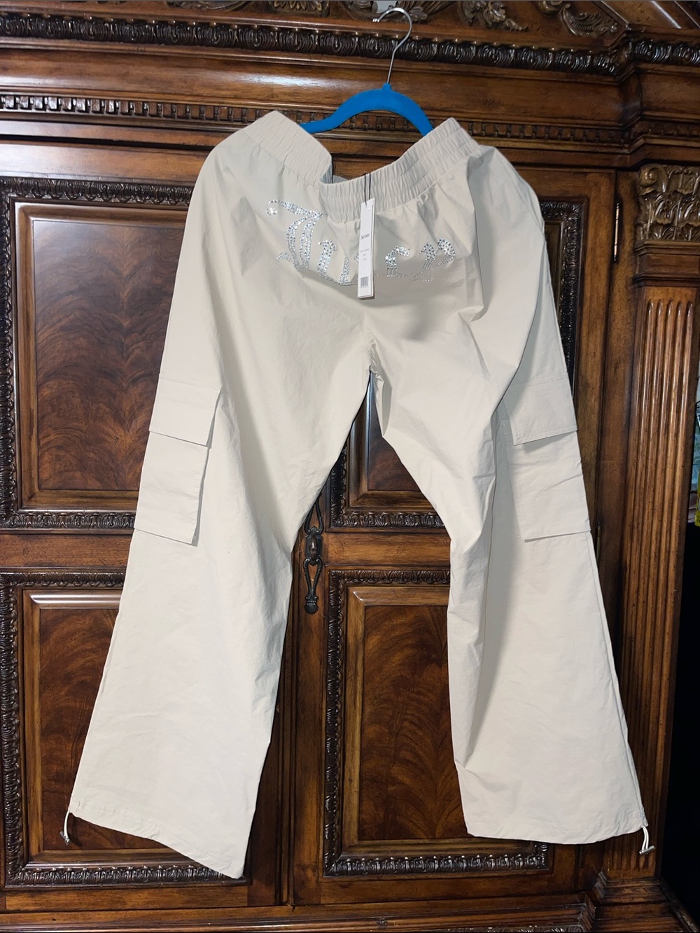 Juicy Couture Wide Leg Cargo Pants in Beige NWT
